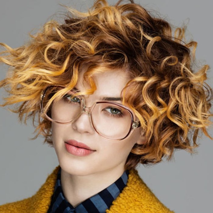 Short hairstyles with curly hair