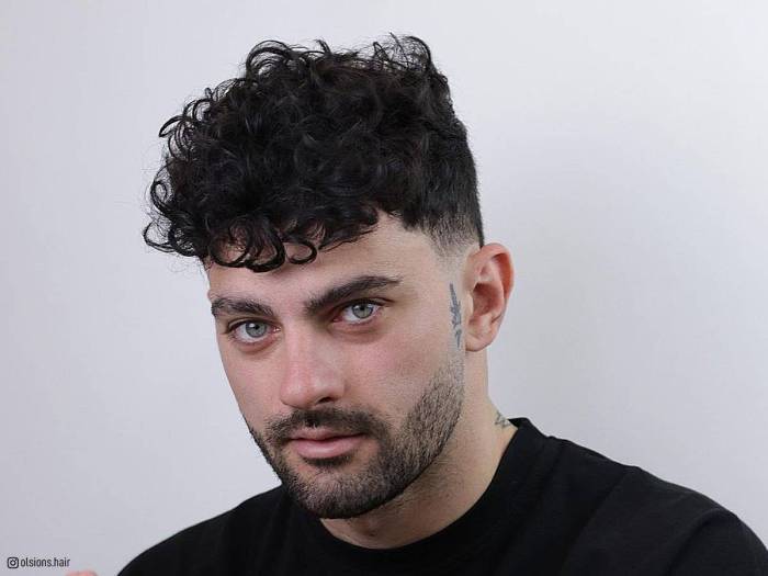 Short hairstyles for curly hair men